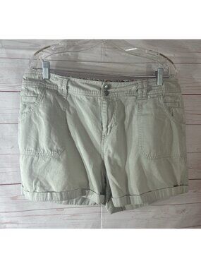 Dress barn Size 14 Cotton Light Beige Cargo Shorts Flat Front High Rise Women's